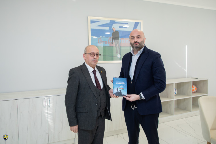 “Qayıtmayan igidim, zəfərimin İlqarı” kitabı “Kəpəz” PFK-da təqdim olunub