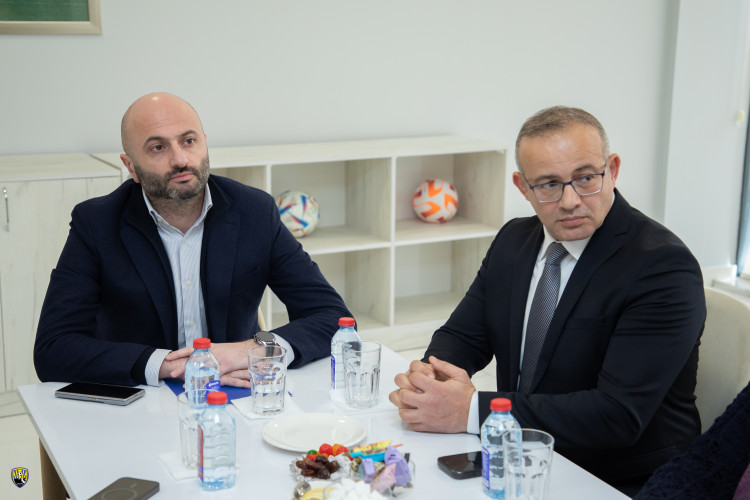 “Qayıtmayan igidim, zəfərimin İlqarı” kitabı “Kəpəz” PFK-da təqdim olunub