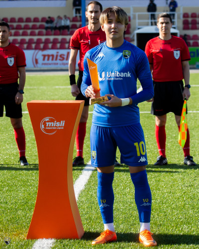 Ryonosuke Ohoriyə ayın qolu mükafatı təqdim olunub